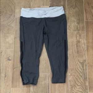 Lululemon gray cropped pants